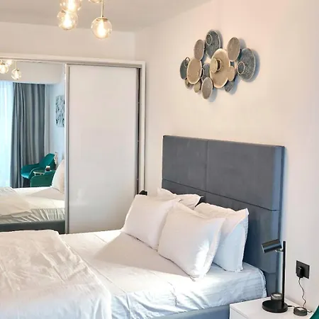 By Alz Infinity Szálloda