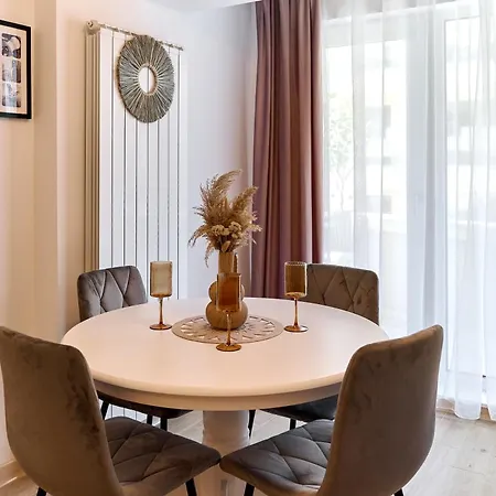 By Alz Infinity Szálloda 3*