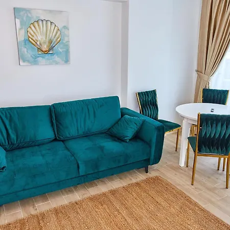 By Alz Infinity Szálloda 3*