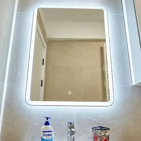 By Alz Infinity Szálloda Năvodari