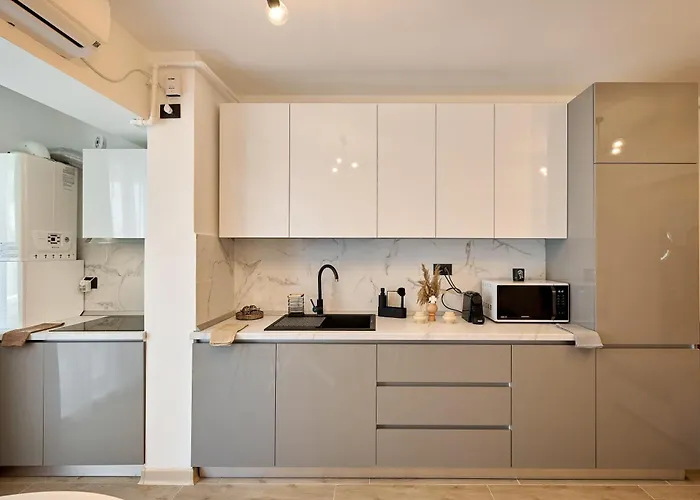 Hotel By Alz Infinity